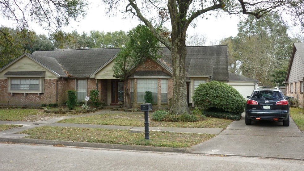 5607 Turfwood Ln, Houston, TX 77088 - photo 1