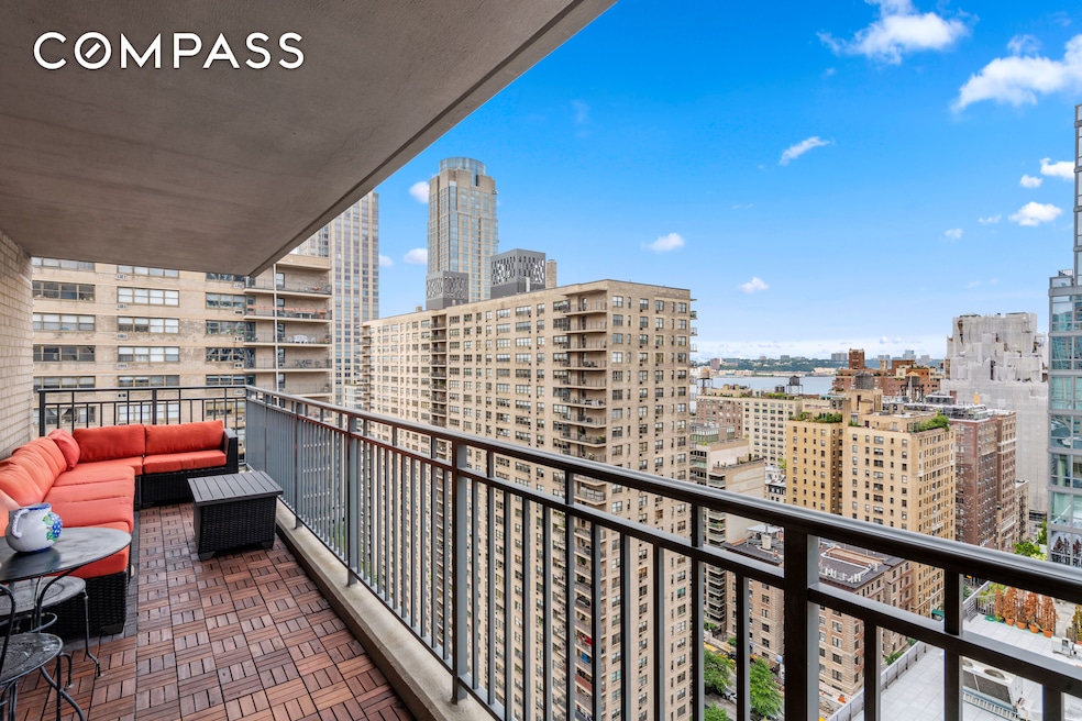 Lincoln Towers unit 25M, New York, NY 10023 - photo 1