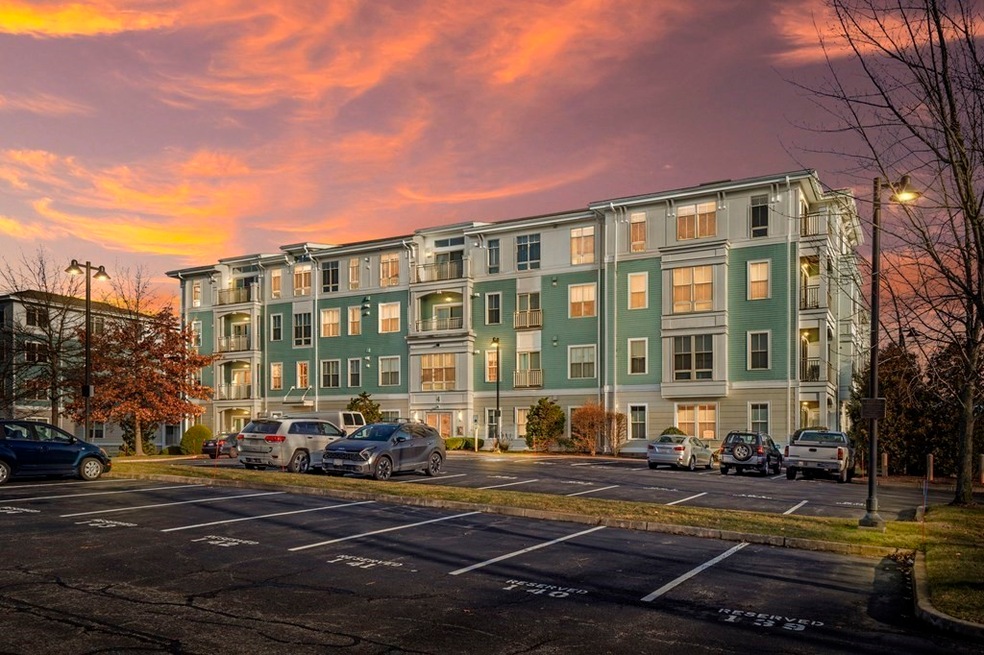 4 Repton Cir unit 4311, Watertown, MA 02472 - photo 1