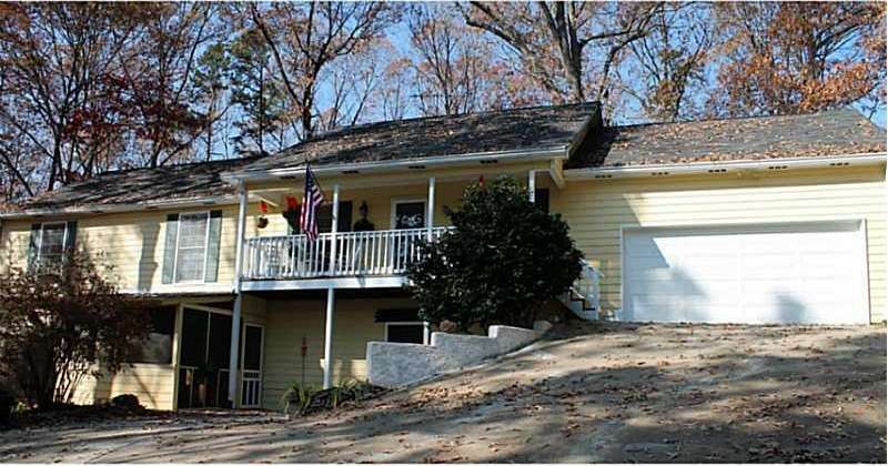 Exterior Front. Ranch with finished basement/in la