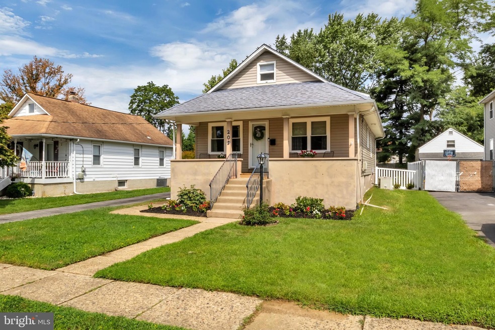 209 E Linwood Ave, Maple Shade, NJ 08052 - photo 1