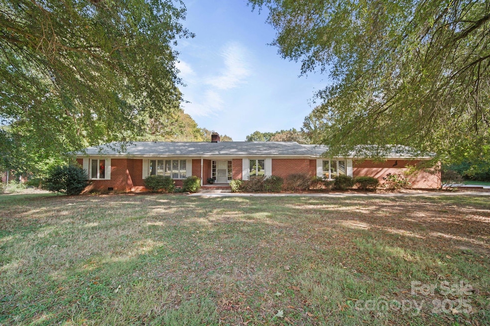 Under Contract $425,000 • Co-Listing Agent
