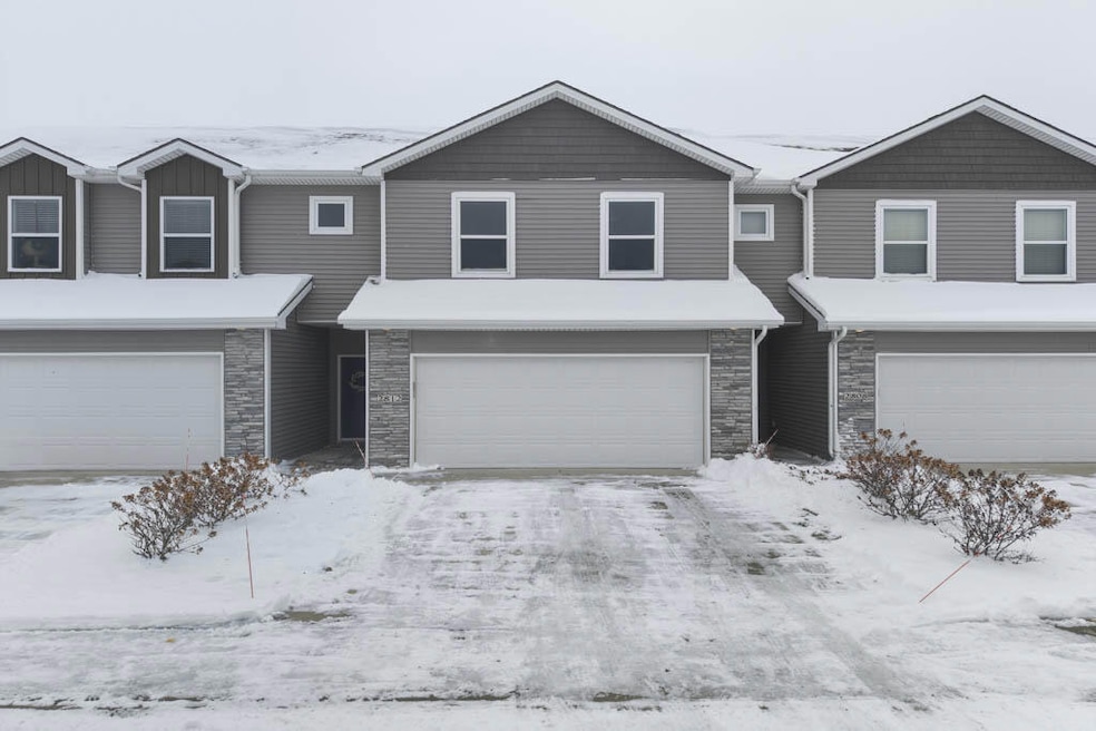 2812 NW Lois Ln, Ankeny, IA 50023 - photo 1