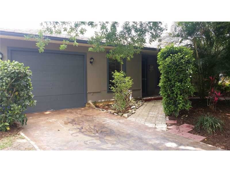 389 Benschop St, Sebastian, FL 32958 - photo 1