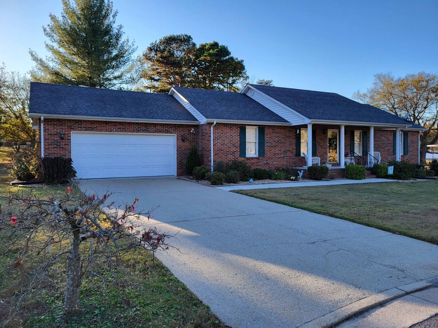 412 Dot Cir, Shelbyville, TN 37160 - photo 1