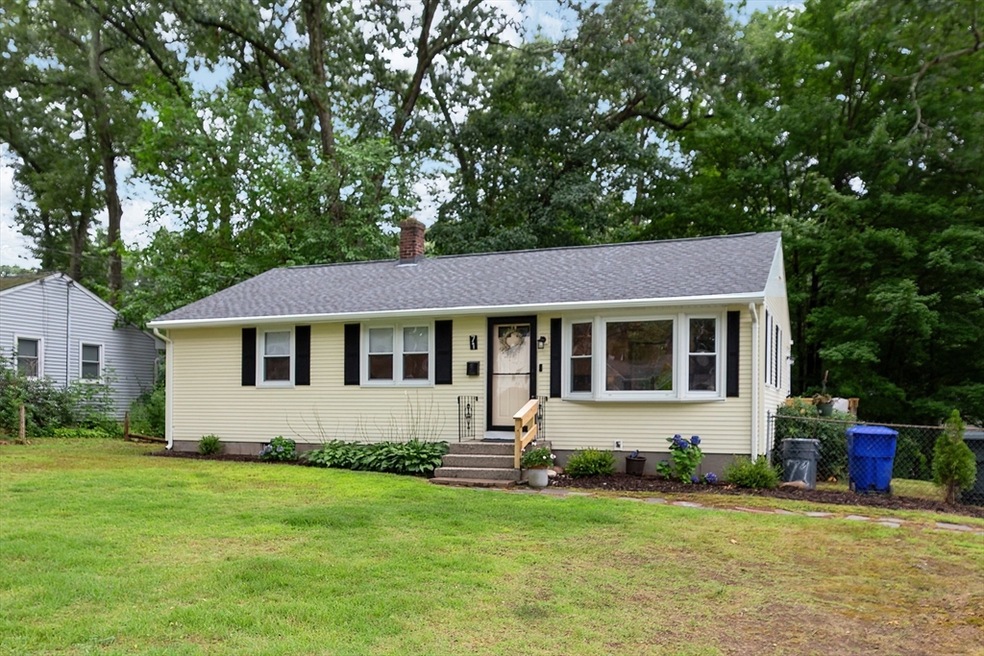 71 Endicott St, Springfield, MA 01118 - photo 1