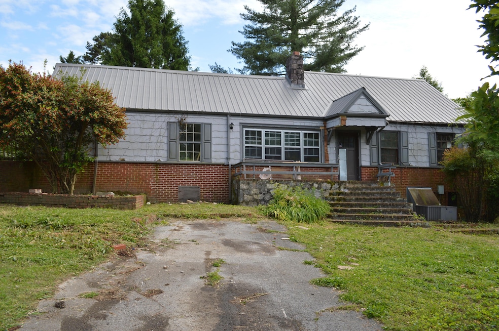 301 Tennessee Ave, Rossville, GA 30741 - photo 1