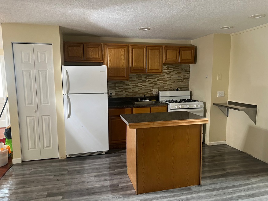 146 Springside Ave unit B12, New Haven, CT 06515 - photo 1