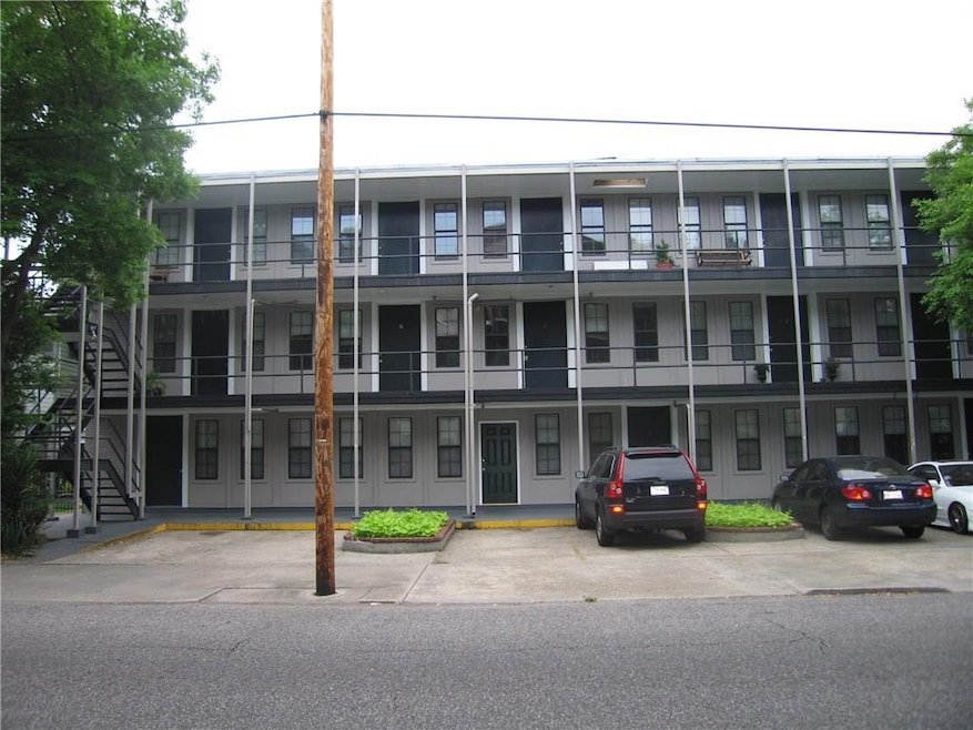1818 Prytania St unit 4, New Orleans, LA 70130 - photo 1