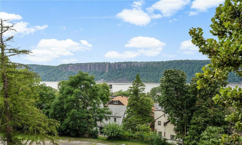 565 Broadway unit 4D, Hastings On Hudson, NY 10706 - photo 1