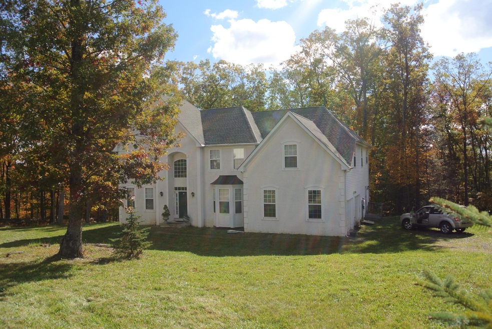 2496 Horseshoe Aka 742 Dr, East Stroudsburg, PA 18301 - photo 1