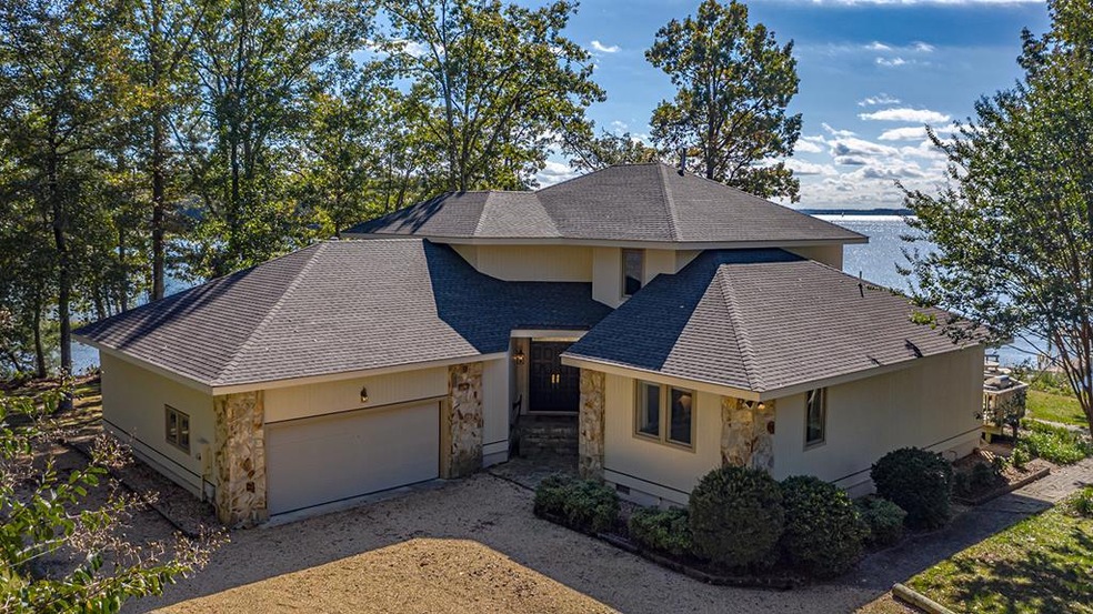 365 Cedar Pointe Dr, Weems, VA 22576 - photo 1