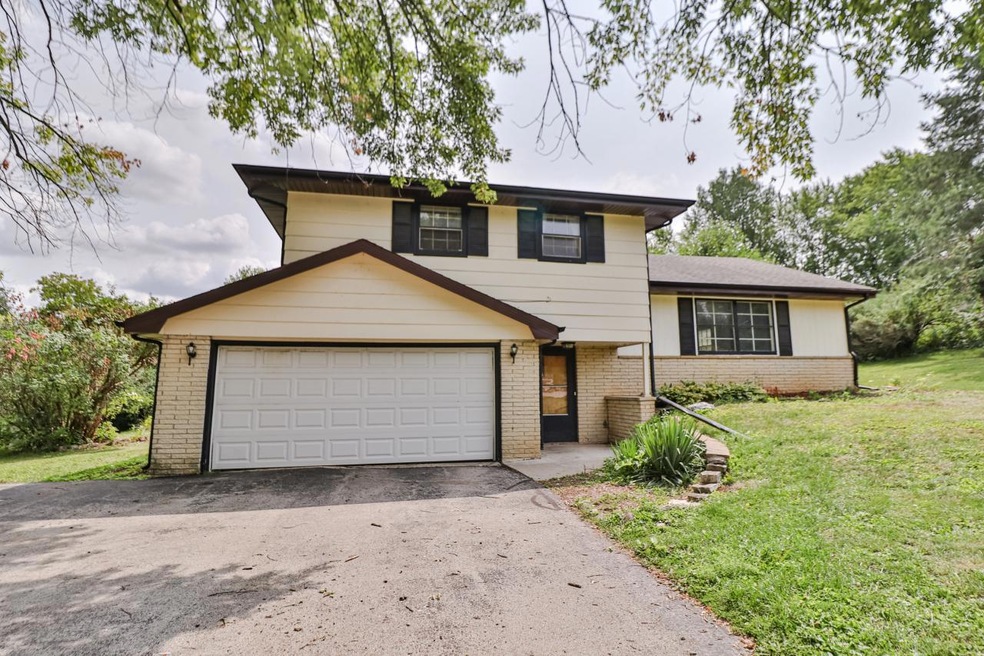 1240 Jaclyn Dr, Brookfield, WI 53045 - photo 1