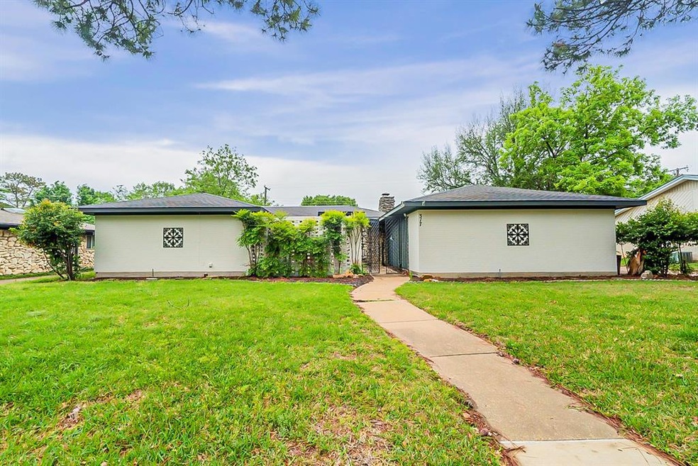 317 W Pleasantview Dr, Hurst, TX 76054 - photo 1