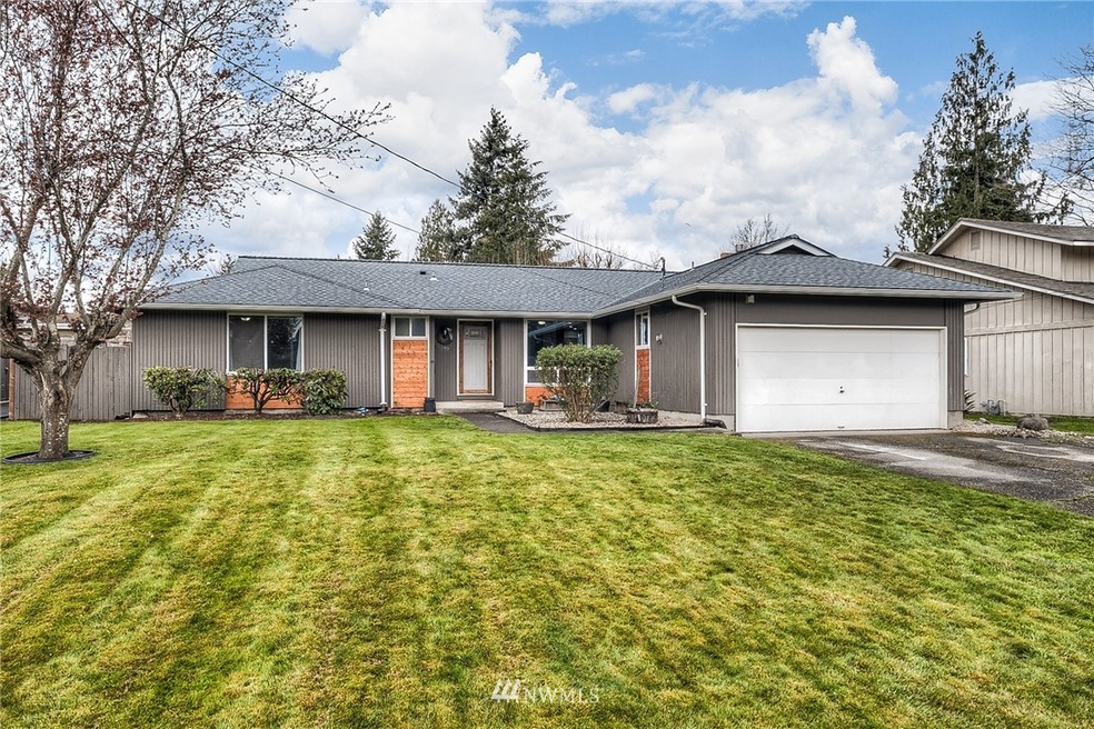 1838 Mckinley St, Enumclaw, WA 98022 - photo 1