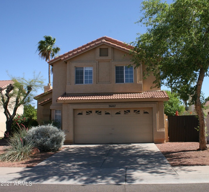 3607 E Windmere