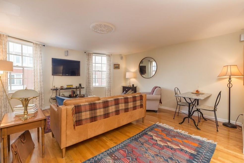 27 Bowdoin St unit 4B, Boston, MA 02114 - photo 1