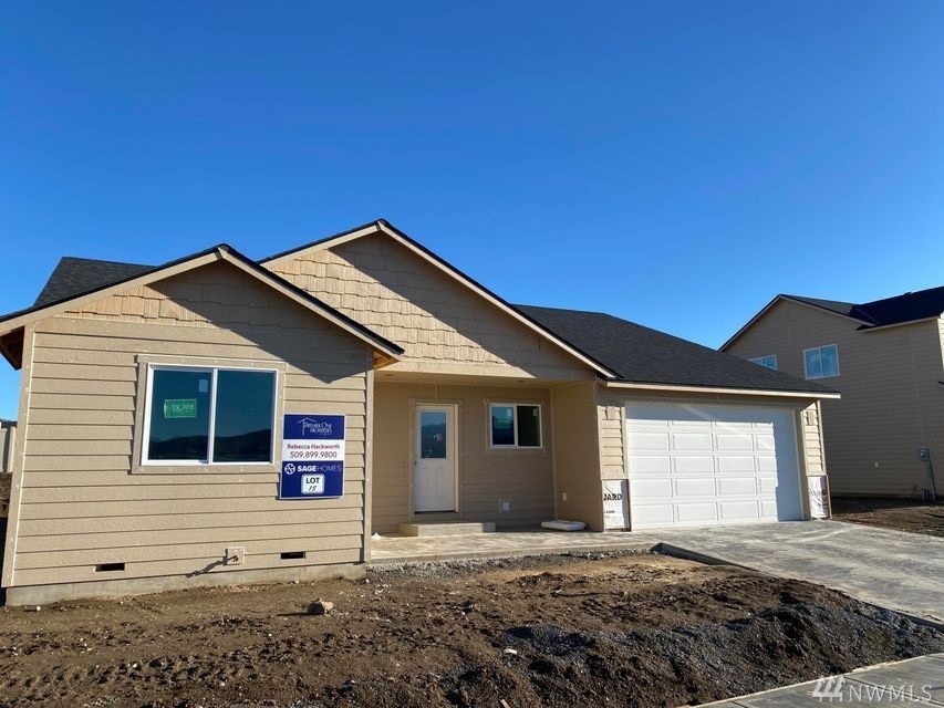 104 S Millbrook Loop, East Wenatchee, WA 98802 - photo 1