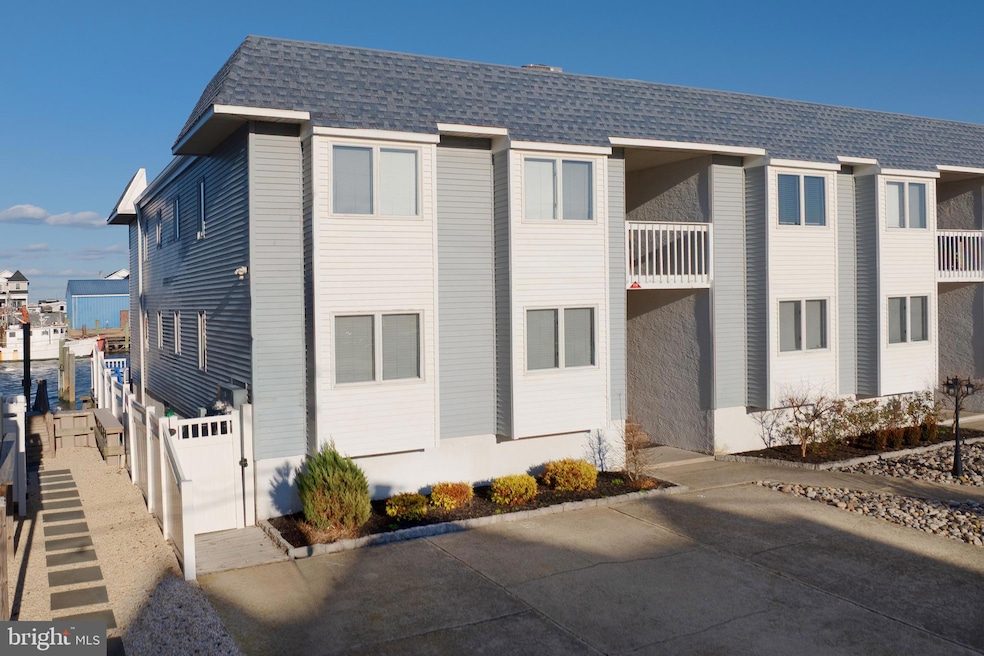 621 W Burk Ave unit A, Wildwood, NJ 08260 - photo 1