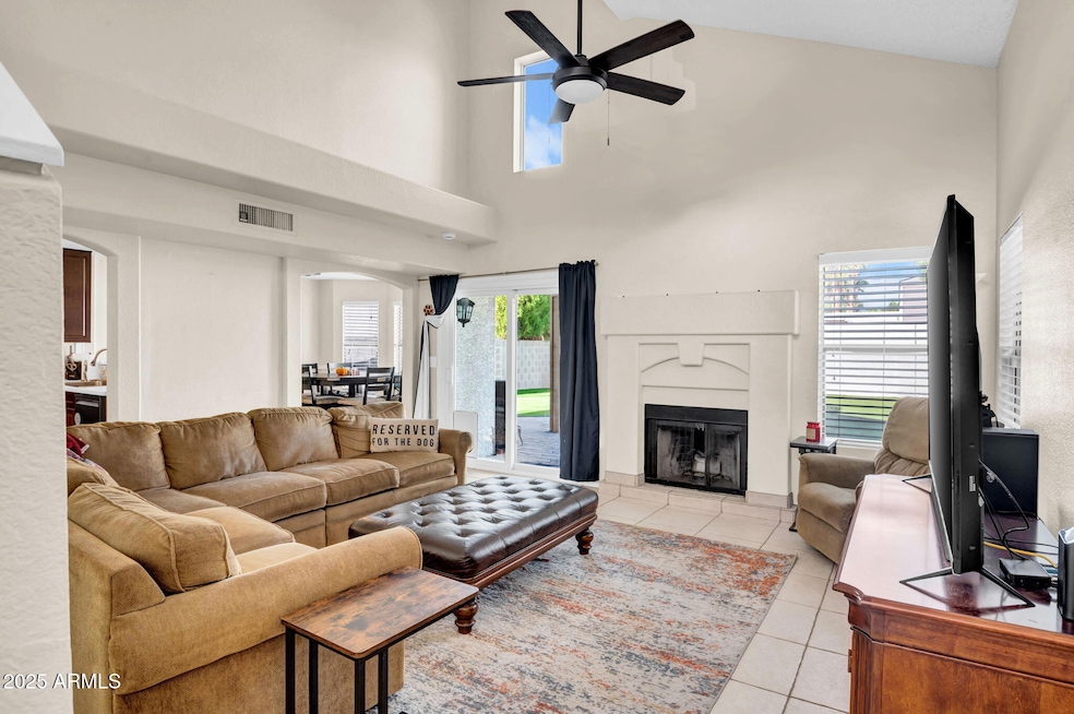 758 E Sack Dr, Phoenix, AZ 85024 - photo 1