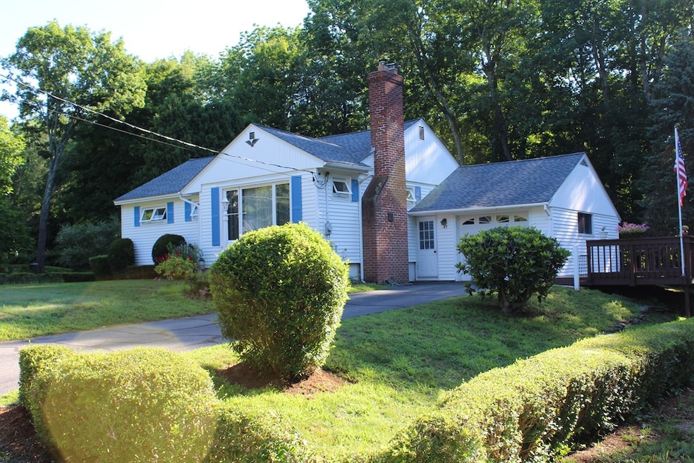 89 Elm St N, Barre, MA 01005 - photo 1