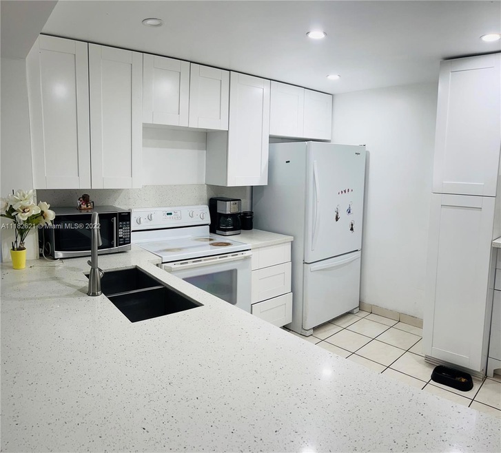 7750 W Mcnab Rd unit 318, Tamarac, FL 33321 - photo 1