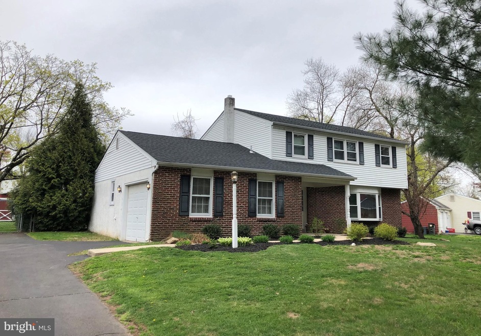 90 Macfarland Ave, Warminster, PA 18974 - photo 1