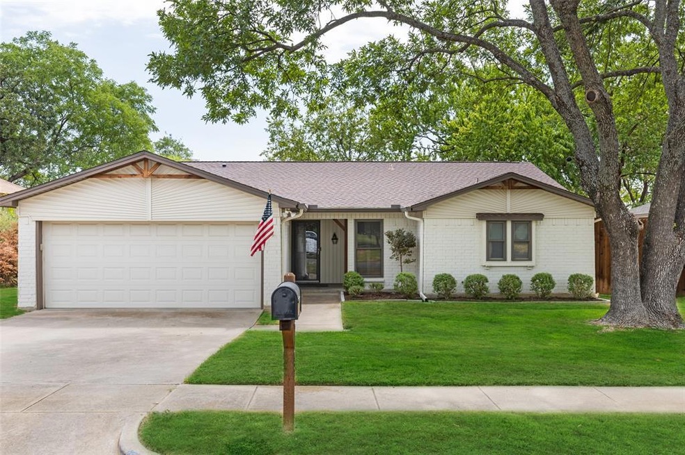 2908 Oak Valley Dr, Bedford, TX 76021 - photo 1