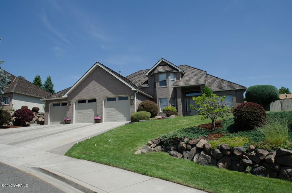 1 215 N 73rd Ave