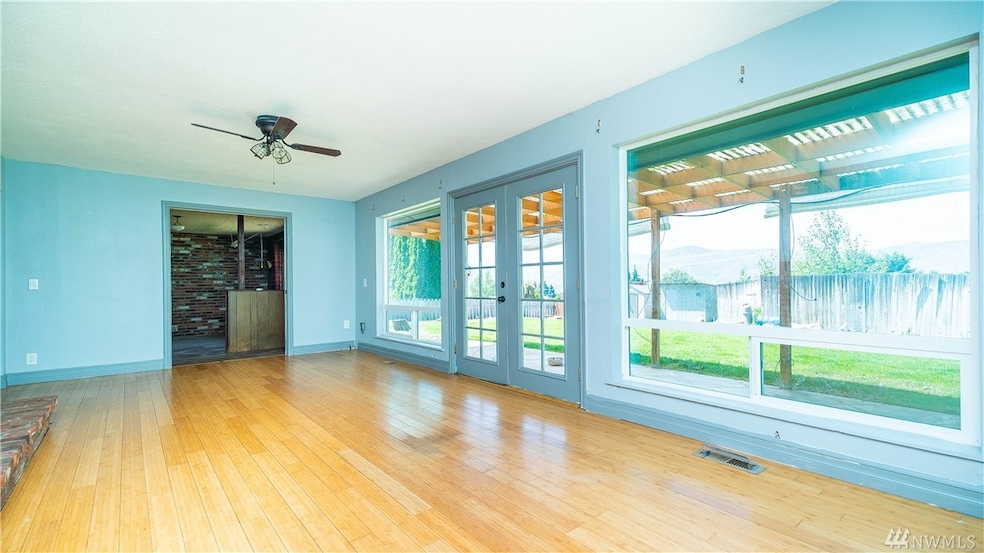 778 N Keller Ave, East Wenatchee, WA 98802 - photo 1