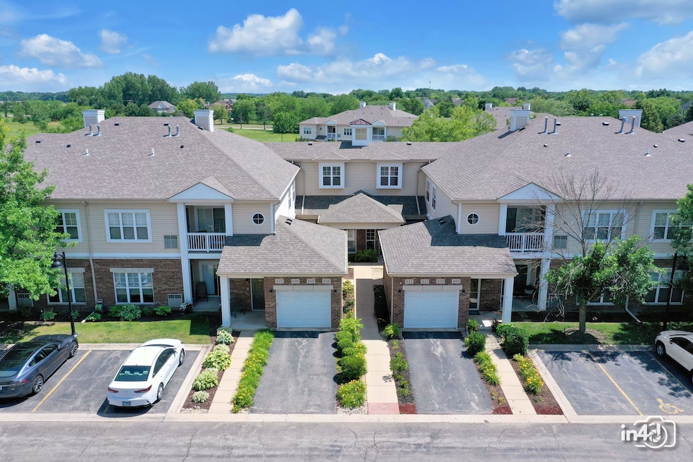 614 Pineridge Dr N unit 43, Oswego, IL 60543 - photo 1