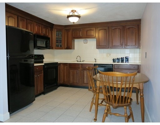 9 Walker Rd unit 5, North Andover, MA 01845 - photo 1