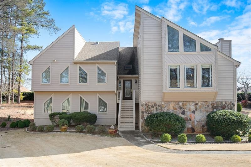 2062 Shadow Bluff Ct NE, Marietta, GA 30062 - photo 1