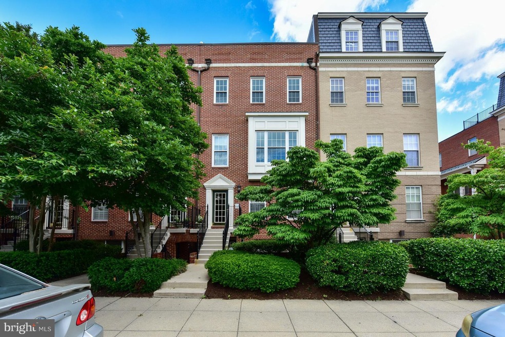 2411 1/2 20th St NW unit 1008, Washington, DC 20009 - photo 1