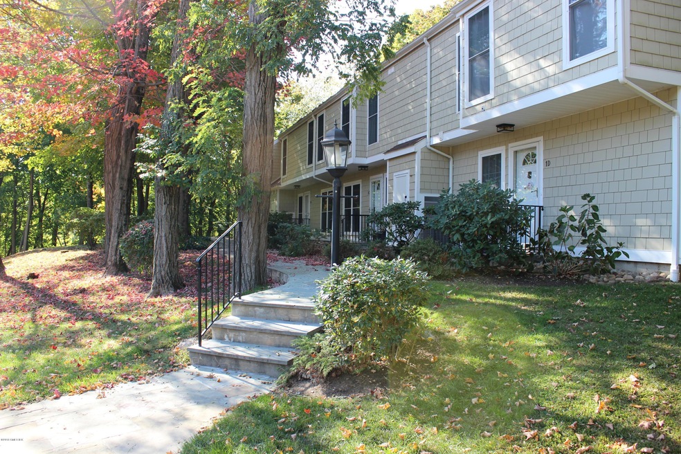 255 Weaver St unit 1C, Greenwich, CT 06831 - photo 1