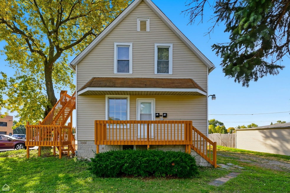 7635 W Foster Ave unit 2, Chicago, IL 60656 - photo 1