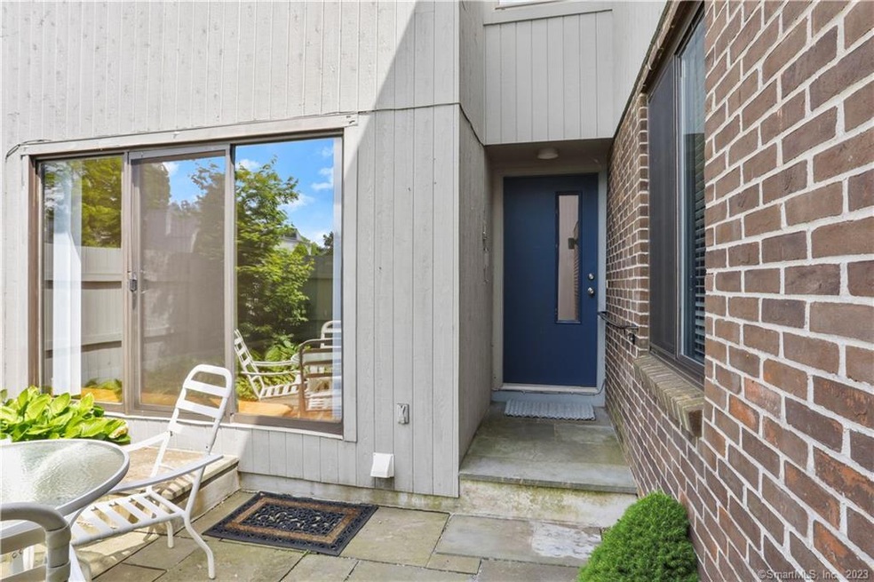 6 Outpost Ln, Ridgefield, CT 06877 - photo 1