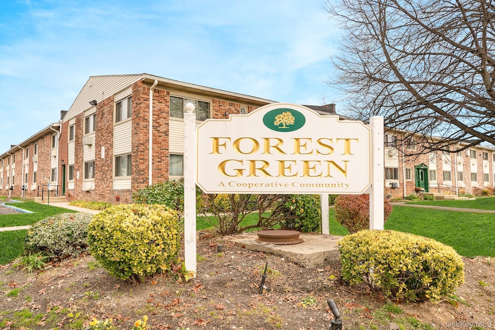 2449F Union Blvd unit 12A, Islip, NY 11751 - photo 1