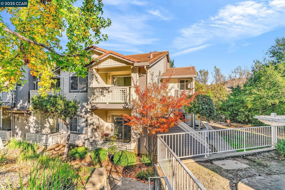 253 Florence Ct unit 253, Hercules, CA 94547 - photo 1