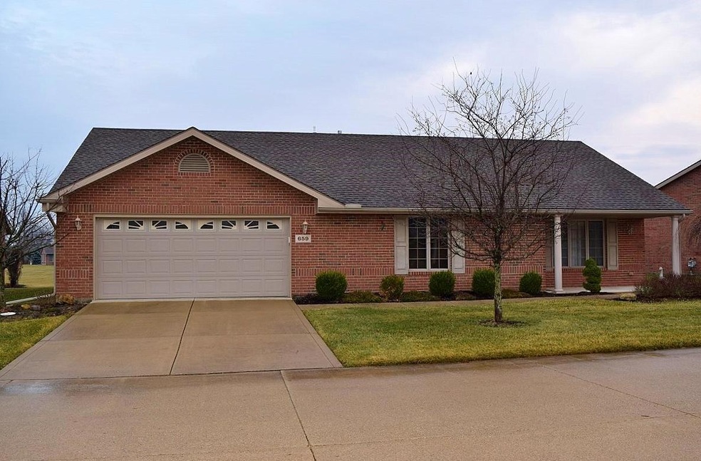 659 Wood Run Dr unit 72, Marysville, OH 43040 - photo 1