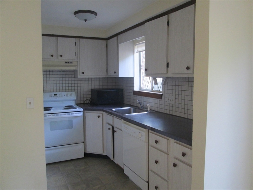 112 Clark St unit 112, Belmont, MA 02478 - photo 1