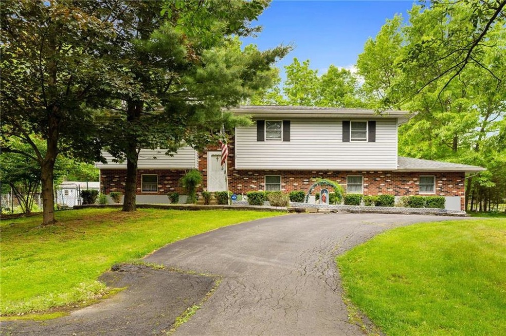 1274 Grand Mesa Dr, Effort, PA 18330 - photo 1