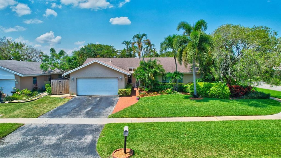 9597 Oregon Rd, Boca Raton, FL 33434 - photo 1