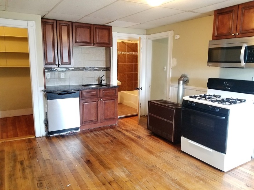 107 Ames St unit 9, Brockton, MA 02302 - photo 1