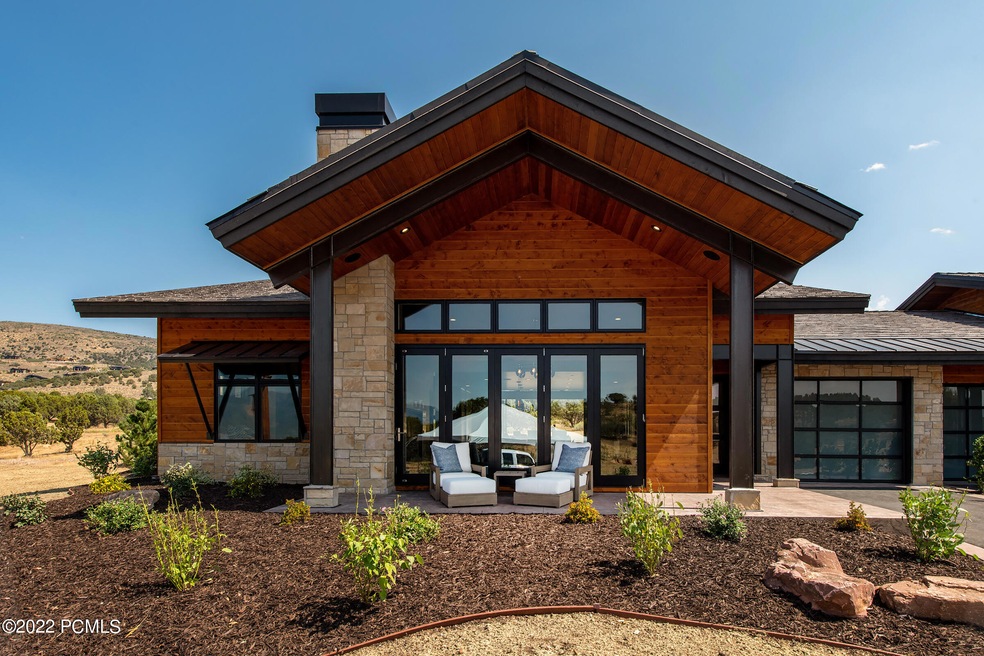 0_Exterior_high_3555518
