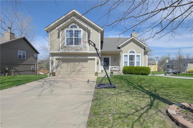 21202 W 52nd St, Shawnee, KS 66218 - photo 1