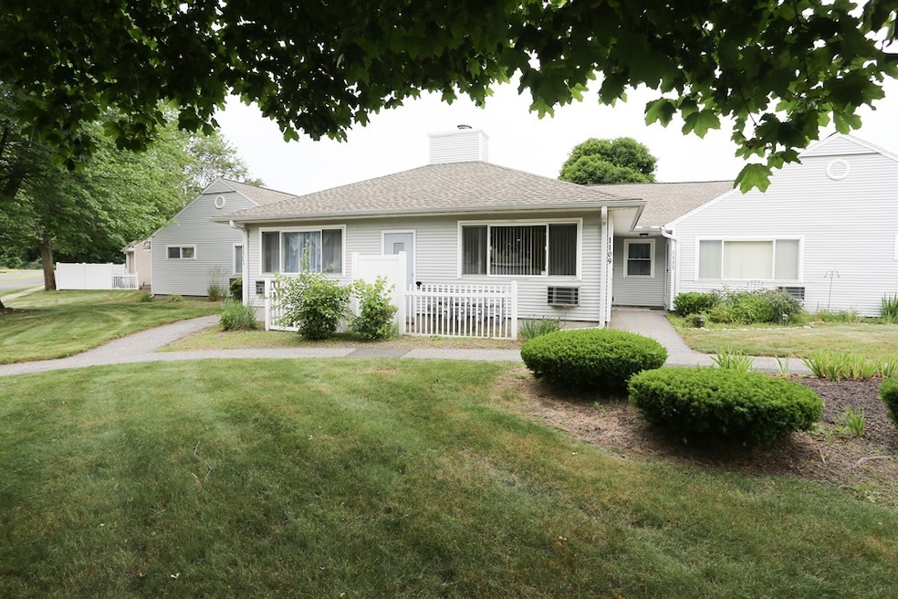 1109 James St, Chicopee, MA 01022 - photo 1