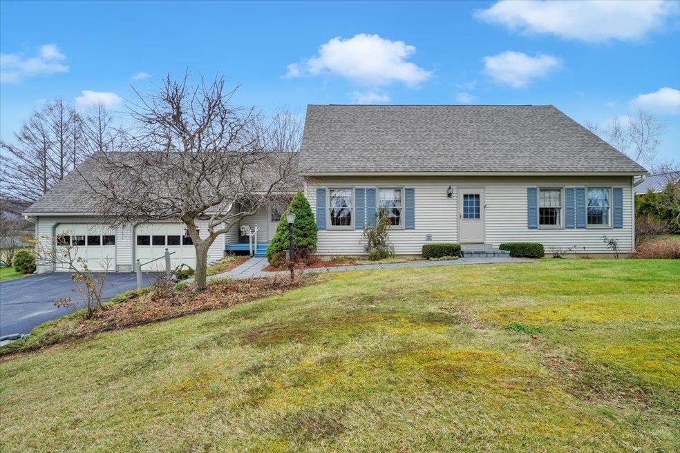 27 Hunt St, Fairfax, VT 05454 - photo 1