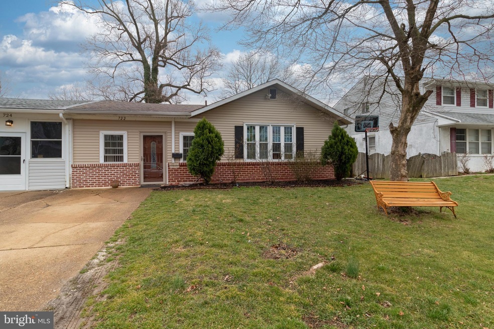 722 W Birchtree Ln, Claymont, DE 19703 - photo 1