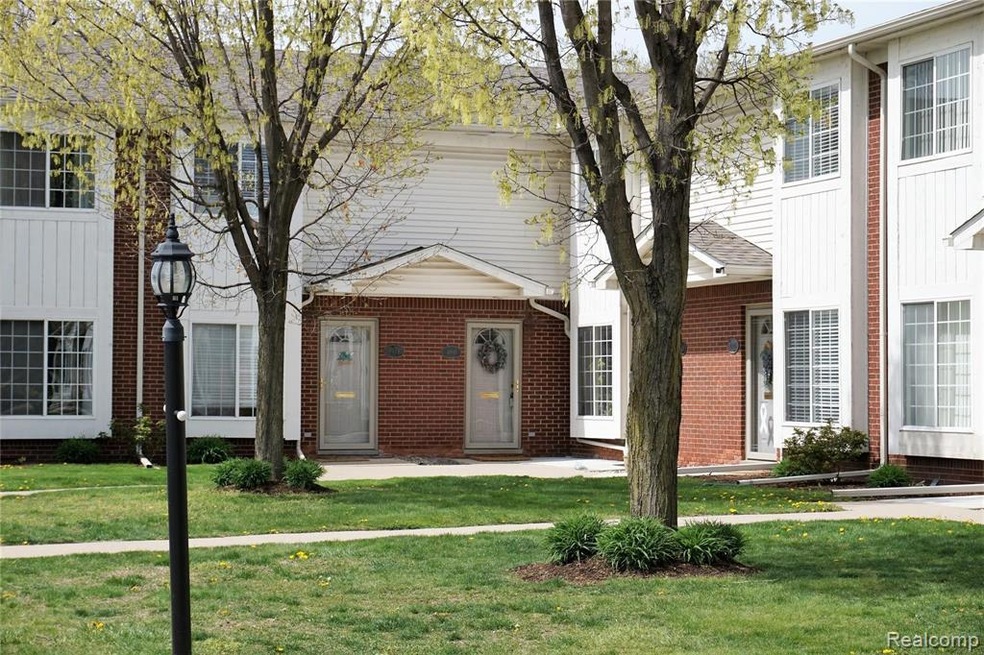 Front Entry -Corner- End Unit.JPG